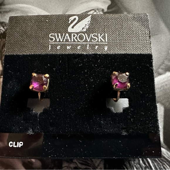 Swan Signed SWAROVSKI Small Purple Crystal Clip On Earrings 80s/90s Vintage - Picture 5 of 8